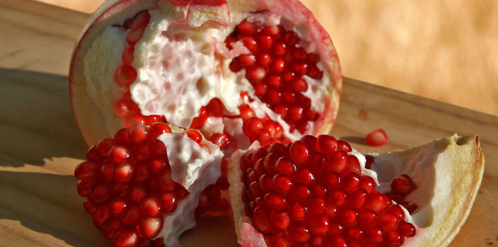 红宝石无籽石榴,又大又甜不裂果的无籽石榴