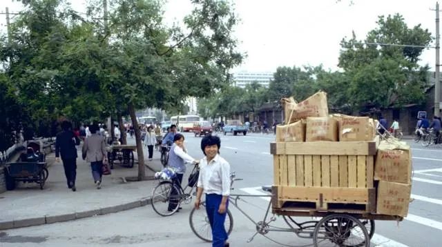 40年前的照片满满的回忆,致青春致回忆三十年前的老照片