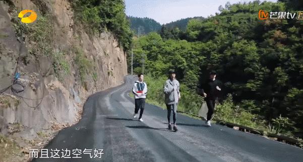 黄磊女儿黄多多健身上热搜,14岁黄多多健身完整版