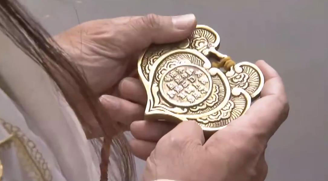 长命锁是自古以来的吉祥物,长命锁作为饰品点缀