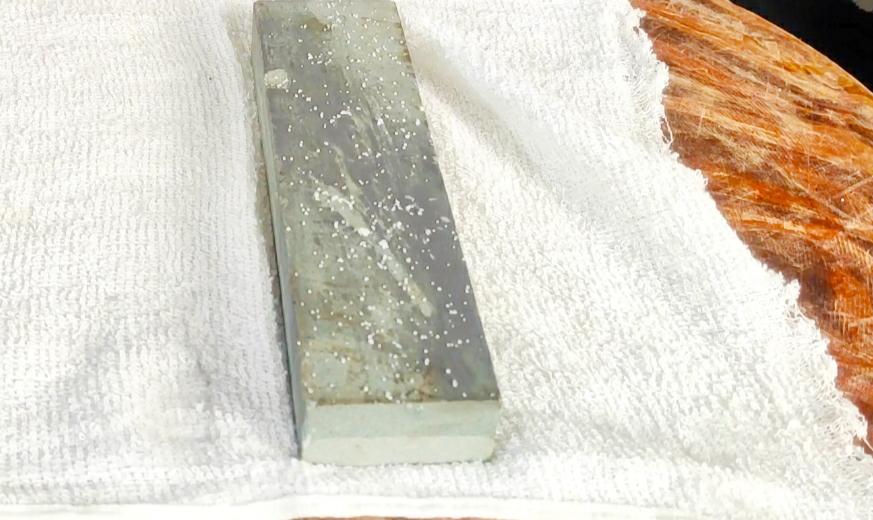 正确的磨刀方法竖磨还是横磨好,磨刀横磨还是竖磨