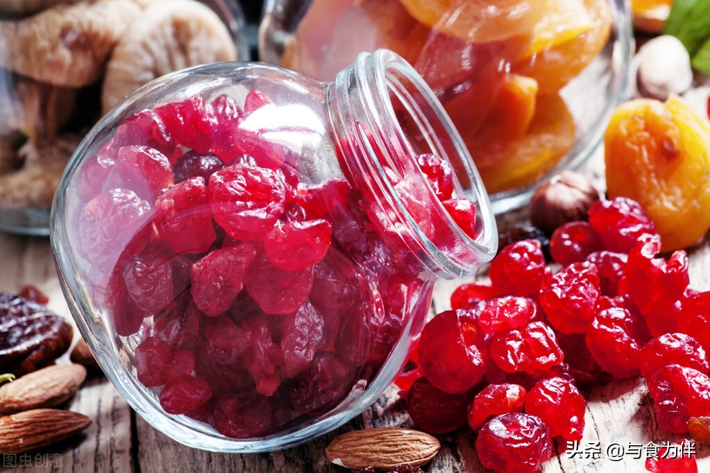 夏天来了摘各种水果,夏天这几种水果千万别乱给孩子吃