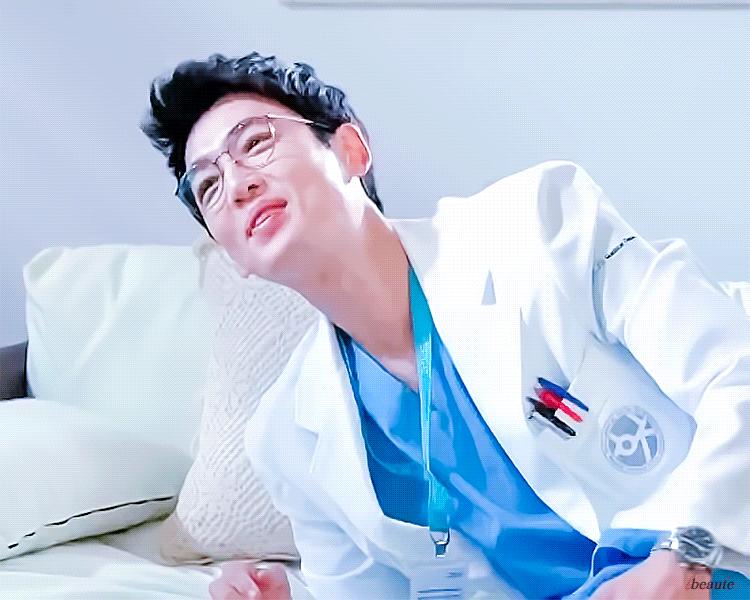 恋爱八年不结婚，却被称为“第一初恋”，他们凭什么？