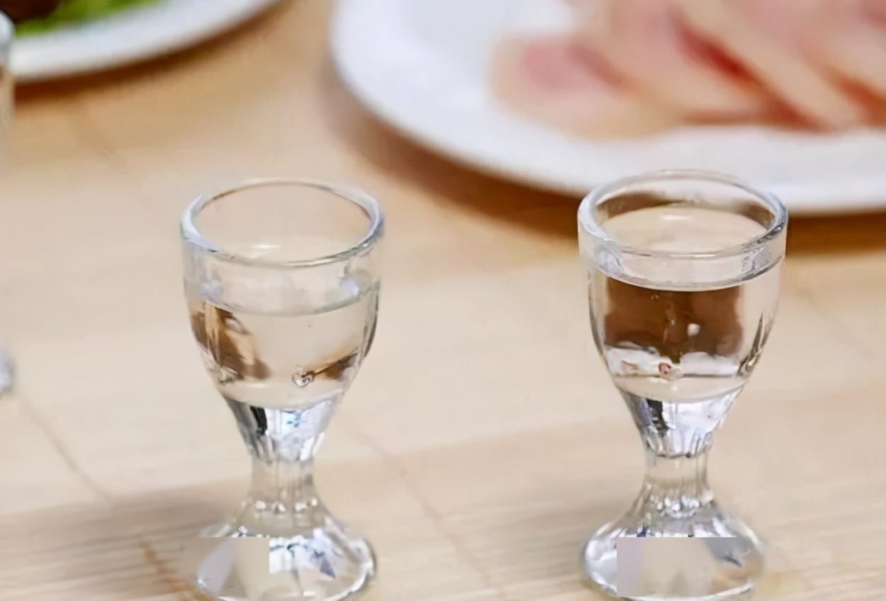 鸭溪窖百年雷泉42度,鸭溪窖雷泉小酒