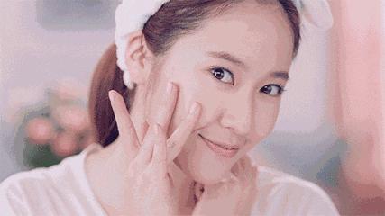 精华液的作用及使用方法,女性多大年纪开始用精华液