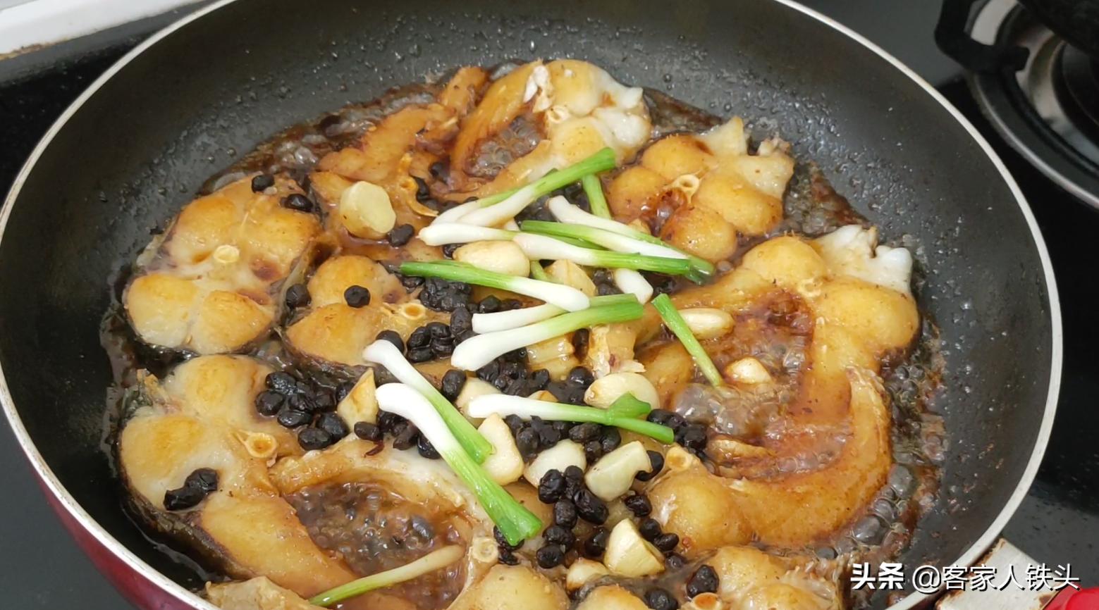 客家炖草鱼的正确方法,客家红烧草鱼的家常做法最简单的
