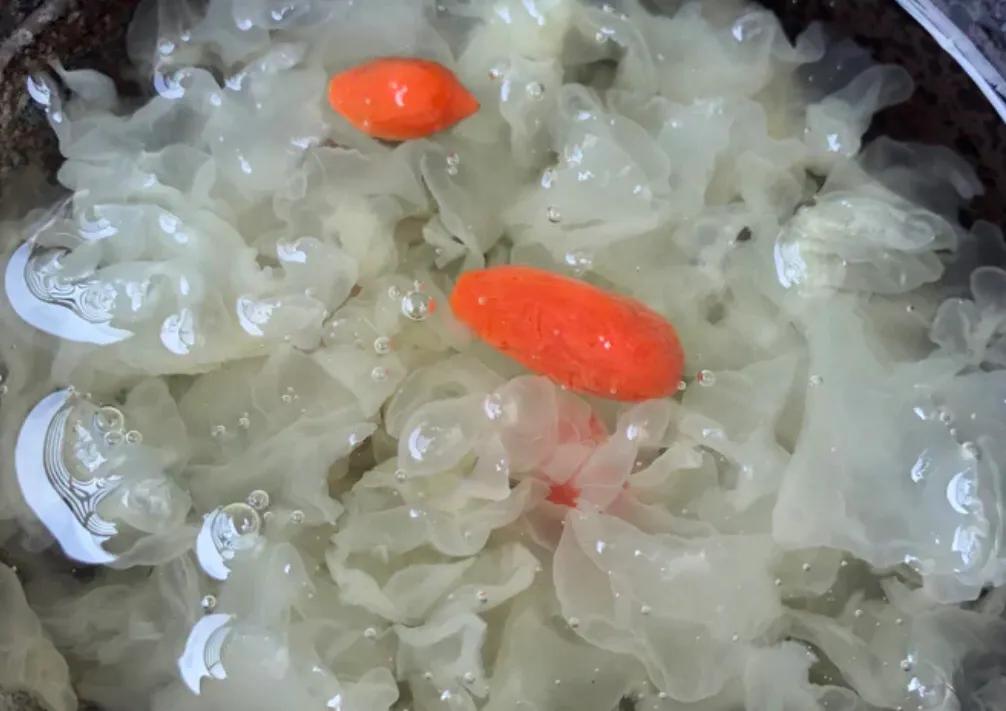 想要银耳出胶一定要泡1小时么,想要银耳汤粘稠还可以加淀粉吗