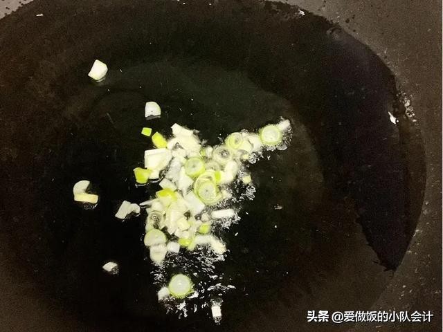 炒豆腐皮特别硬怎么挽救,炒豆腐皮如何防止粘锅