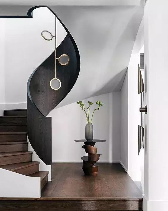 楼梯这样设计才惊艳,楼梯下空间怎么设计高级