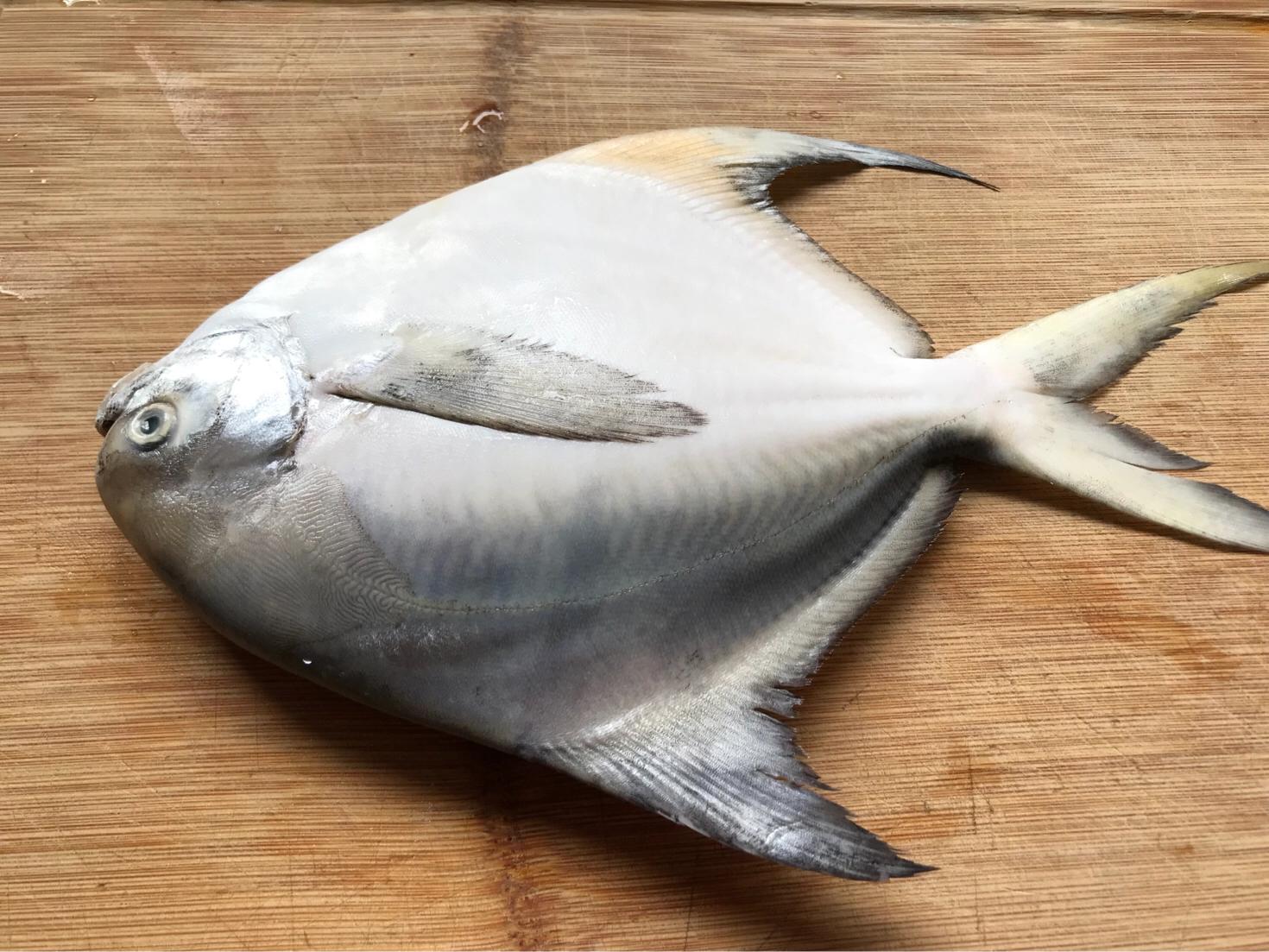 清蒸鱼需要提前用盐料酒腌制吗,清蒸鱼腌鱼的时候要不要放盐