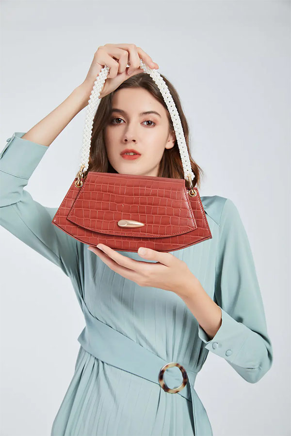 鎯充拱鏂板寘浣嗘瘡涓棫鍖呴兘鑸嶄笉寰楀嚭,cavinkalan瀹樼綉鍖呭寘