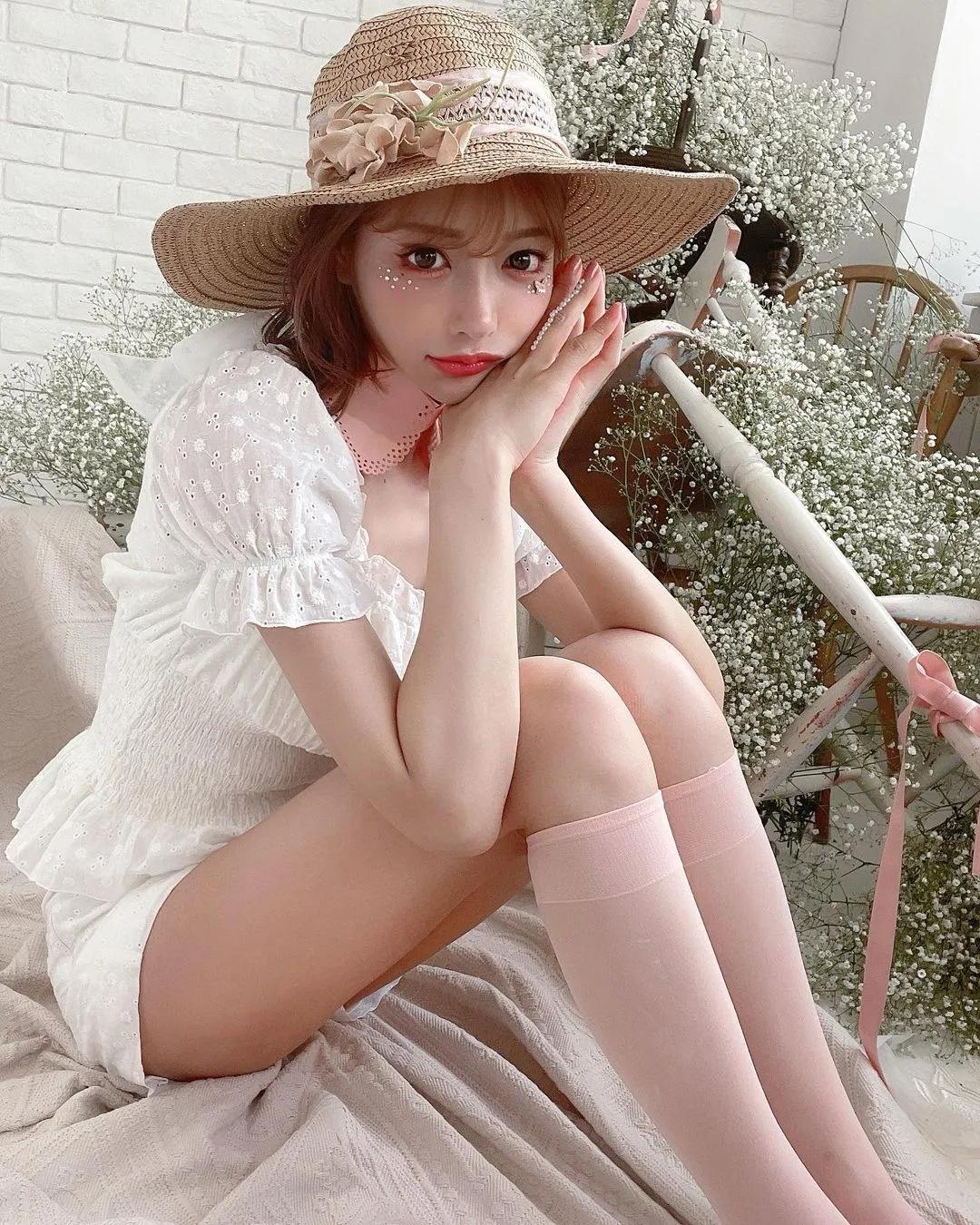 日本JK少女首登《PLAYBOY》封神！明日花不香了？