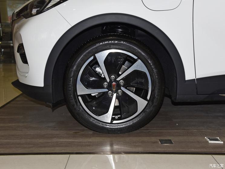 红旗新能源车e-hs3四驱测评,红旗e-hs3四驱和两驱怎么看