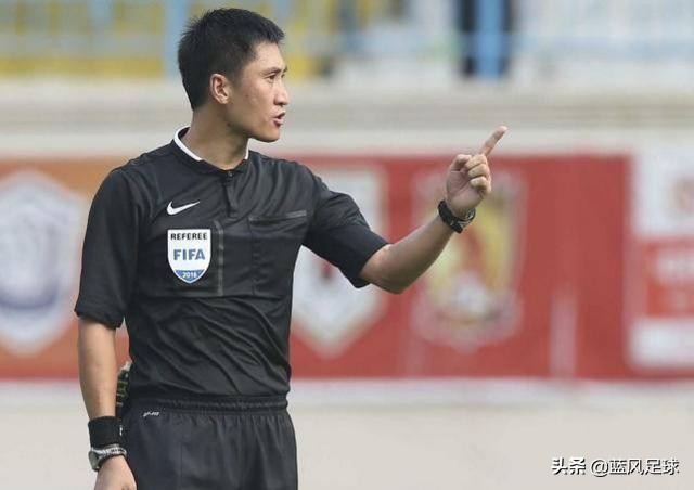 马宁决赛判罚引热议,马宁引争议