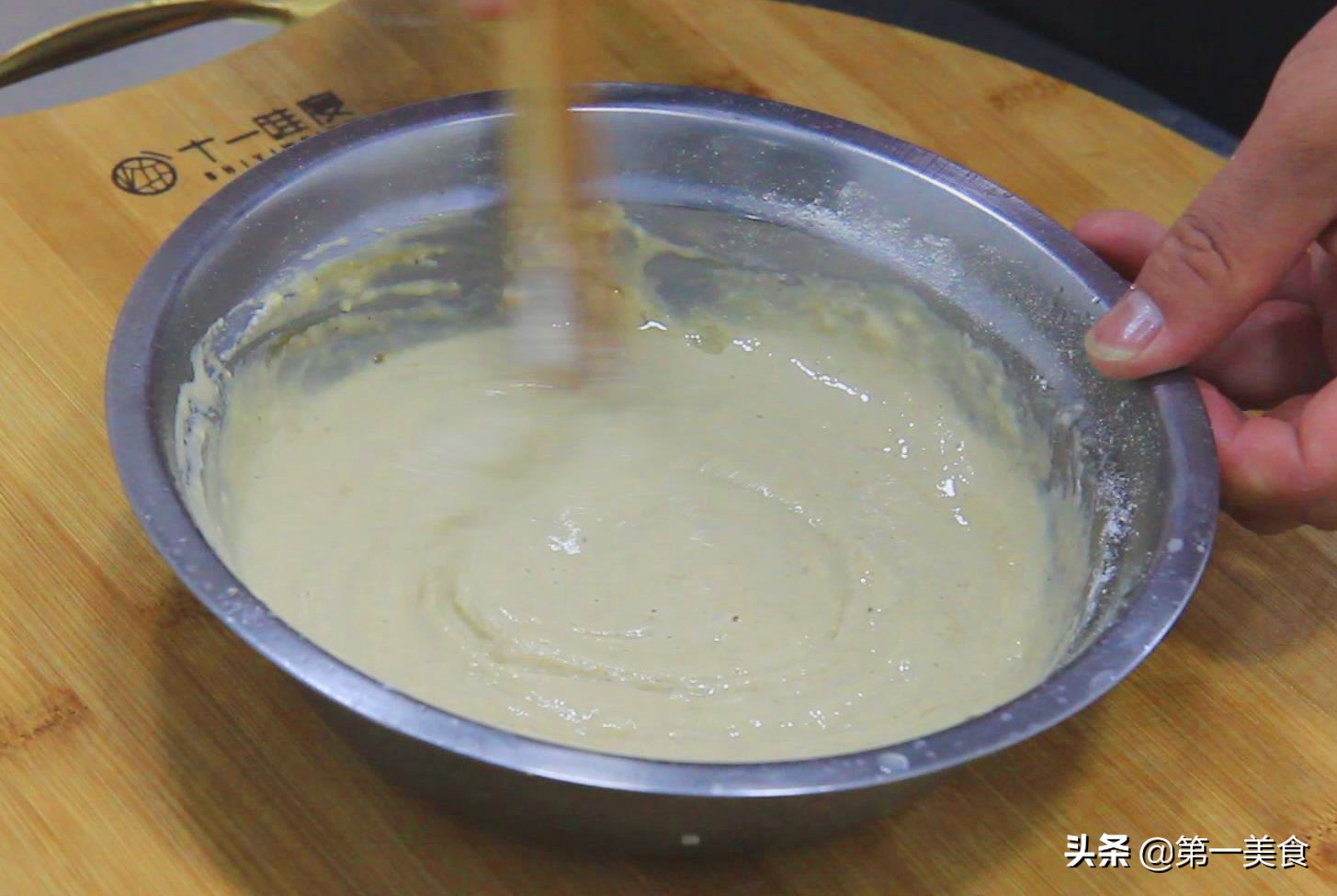 大厨做黄焖鸡米饭教学视频,大厨教你做黄焖鸡米饭的简单做法