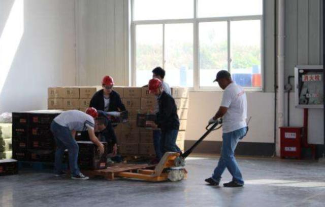 只要愿意撤离中国，“搬家费”美国全包？日韩这下坐不住了