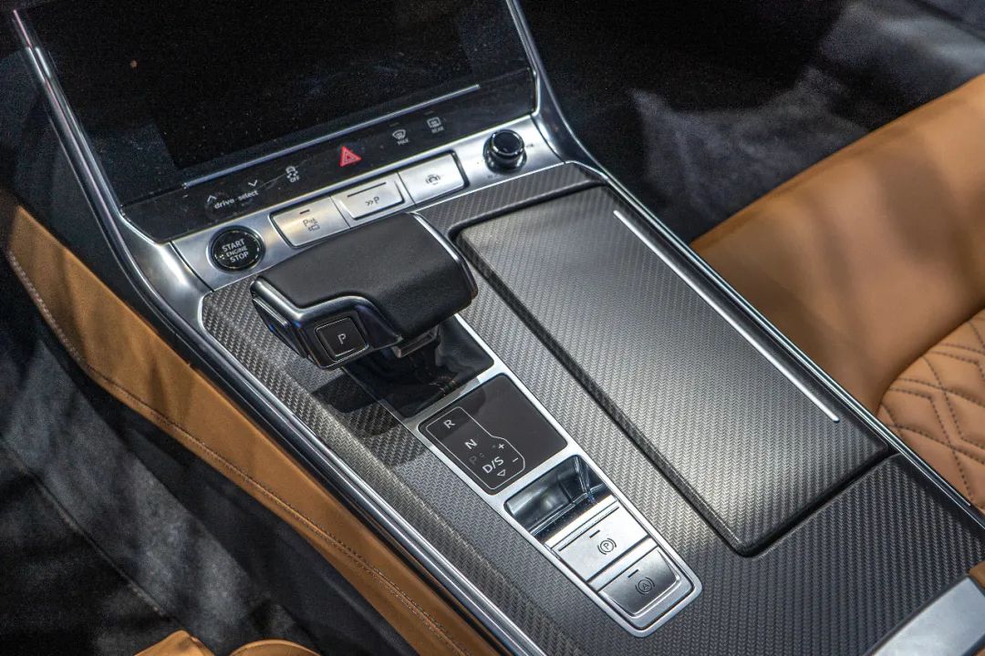 当优雅遇上潮流,当优雅碰上运动西装暴徒不再是梦