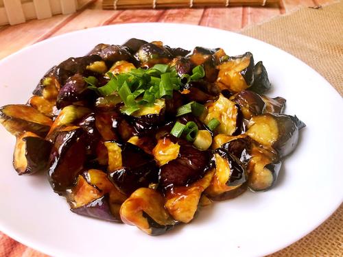 网传这种茄子不能吃，颜色越深越容易中毒？真相来了