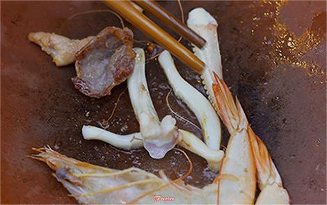 瓦片烤肉是哪里的,正宗瓦片烤肉