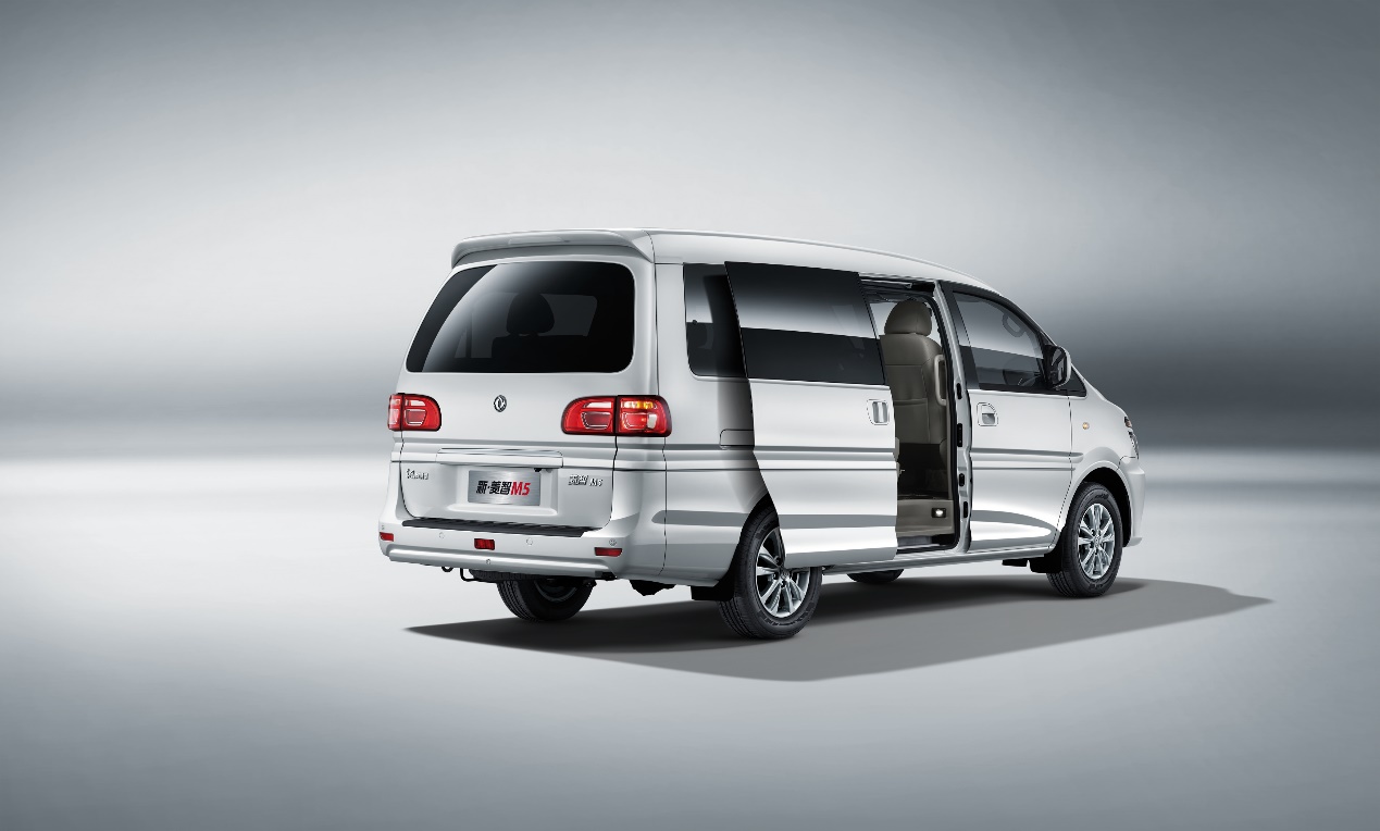 试驾风行菱智m5九座车感受,新菱智m52.0l发动机怎么样