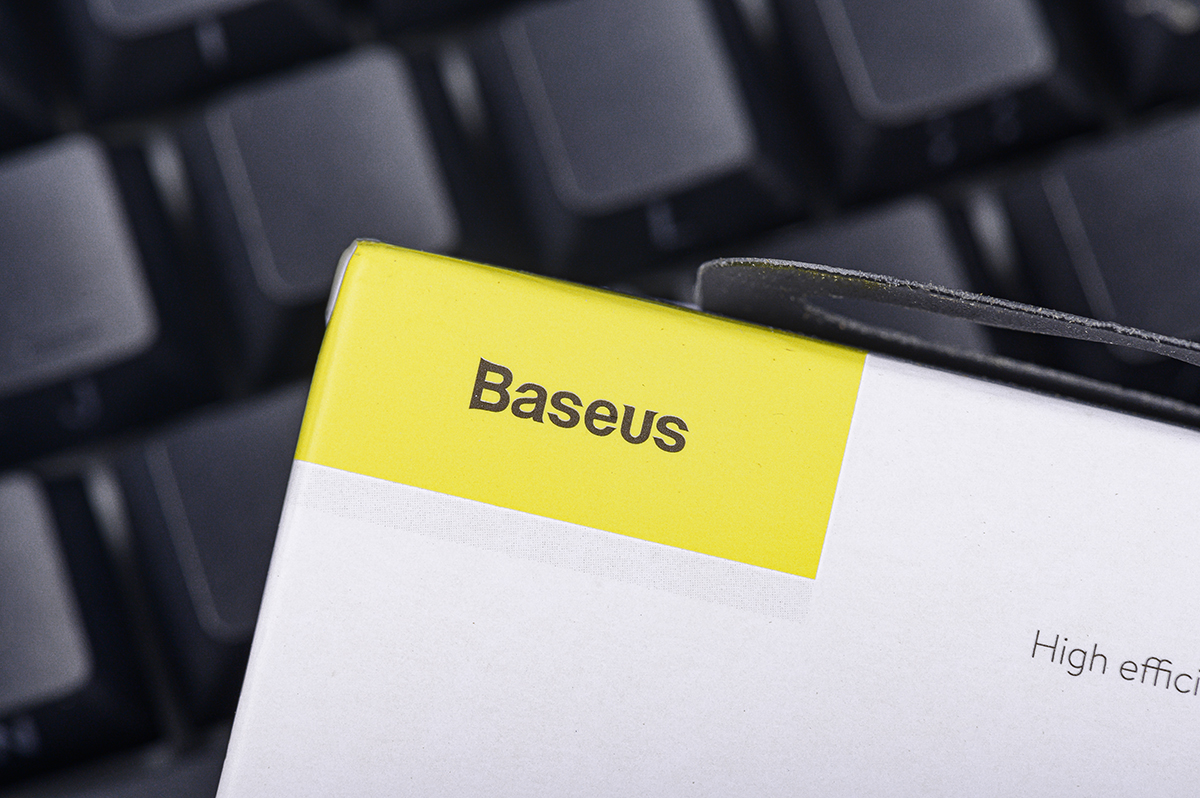 倍思点烟器车载快充数据线,车载点烟器插头转换器倍思