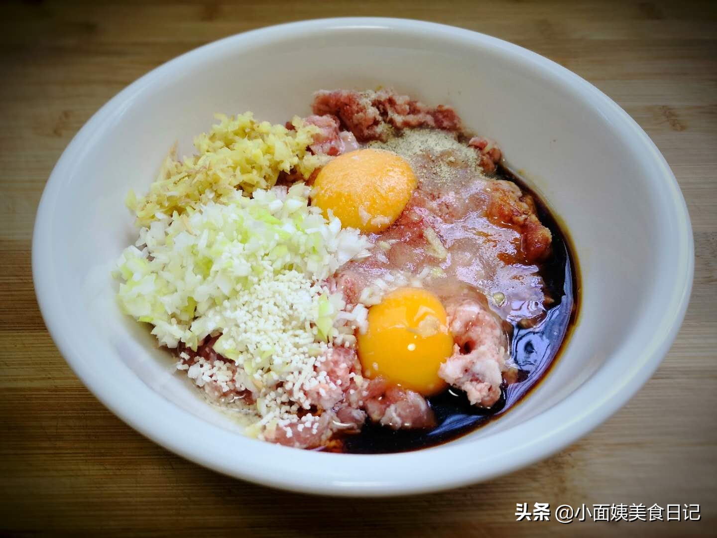 夏天馄饨汤怎么调才好吃,夏天馄饨馅料配方