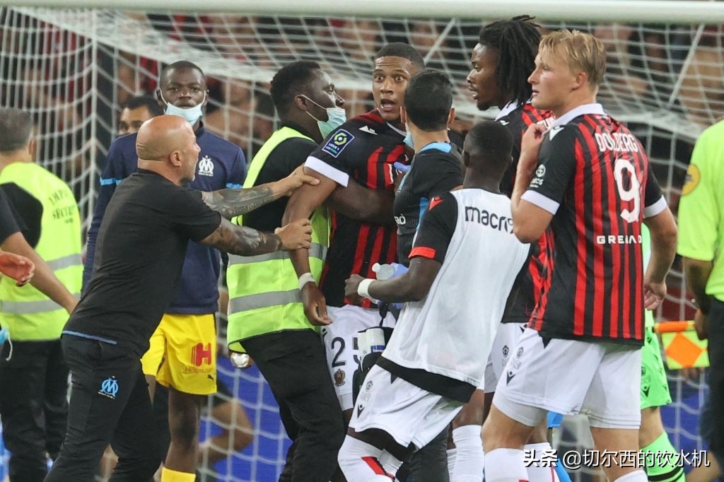 大巴黎输球全场高呼c罗,c罗苦主