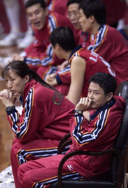 谁会替代郎平成为中国女排主教练,两大女排功勋老将回归助力郎平