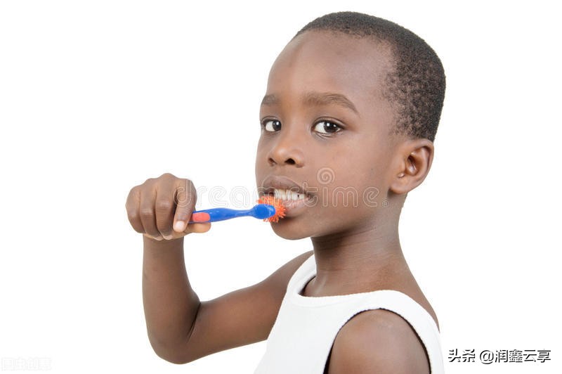 刷牙应该用软毛刷还是硬毛刷,保护牙齿刷牙用硬毛还是软毛