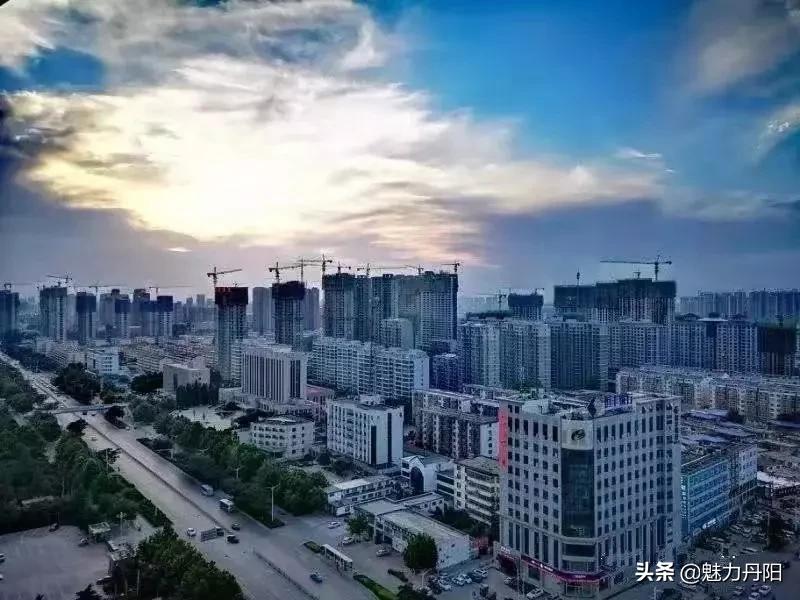 红旗飘扬春潮涌,专题片解说词——菏泽市开发区丹阳街道科学发展纪实