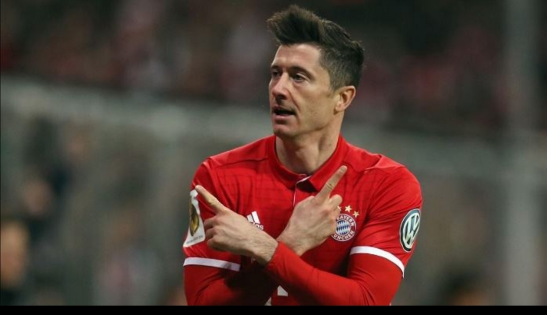 十大足坛前锋梅西,当今足坛第一人梅西