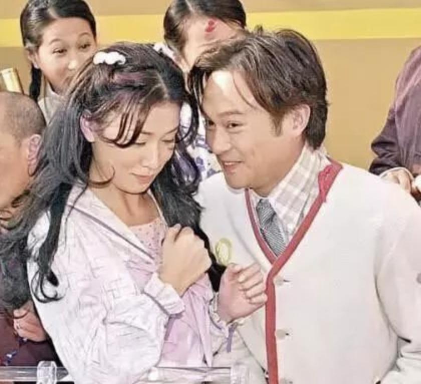 港圈女神颜值巅峰袁咏仪,短发港星女袁咏仪