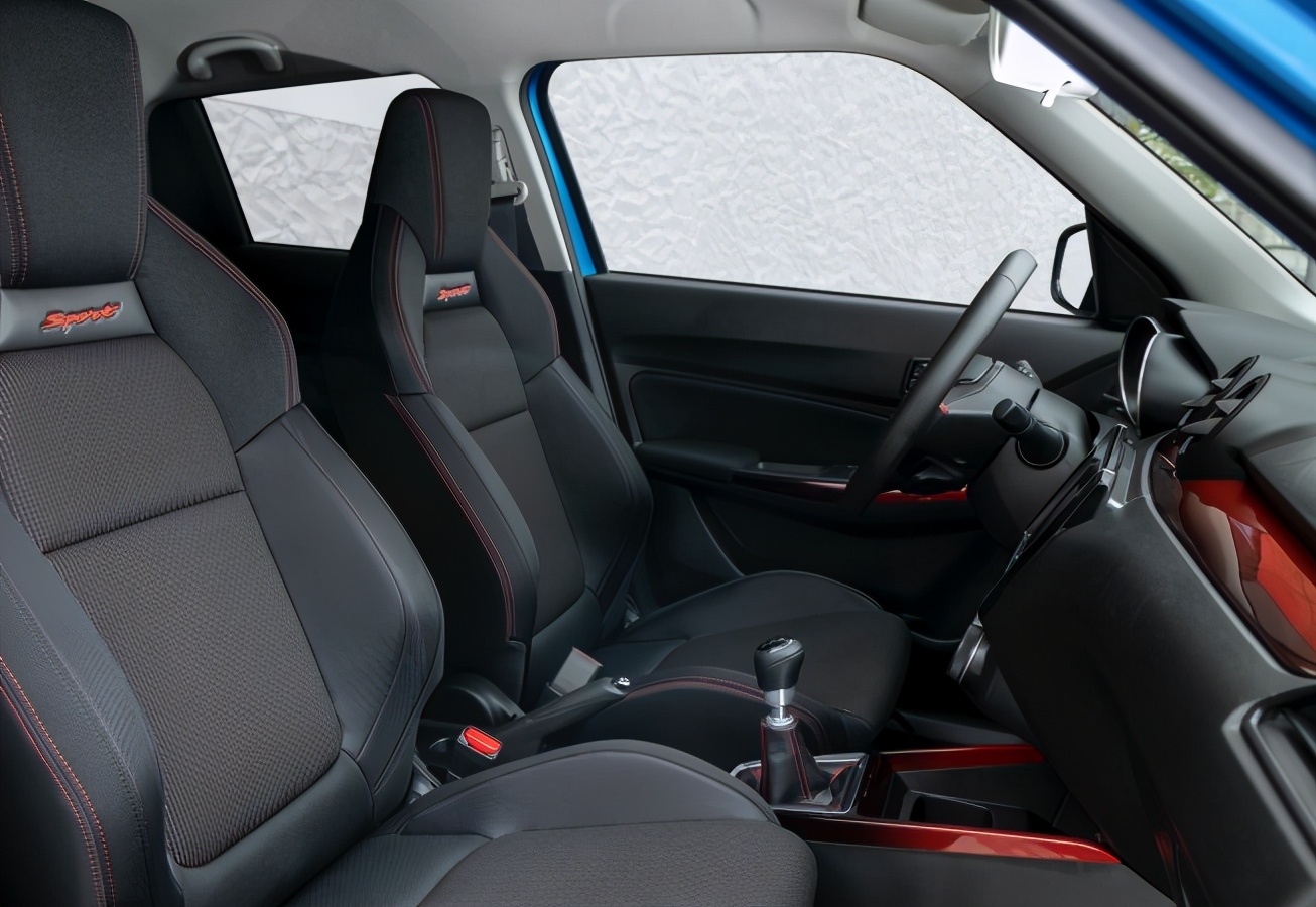 全新铃木雨燕越野,全新一代铃木雨燕手动挡亮相