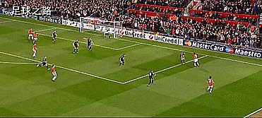 传中技巧教学,45度下底传中教学