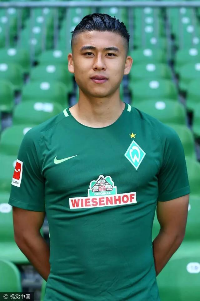 国足头像壁纸,韦世豪张玉宁亚洲杯配合