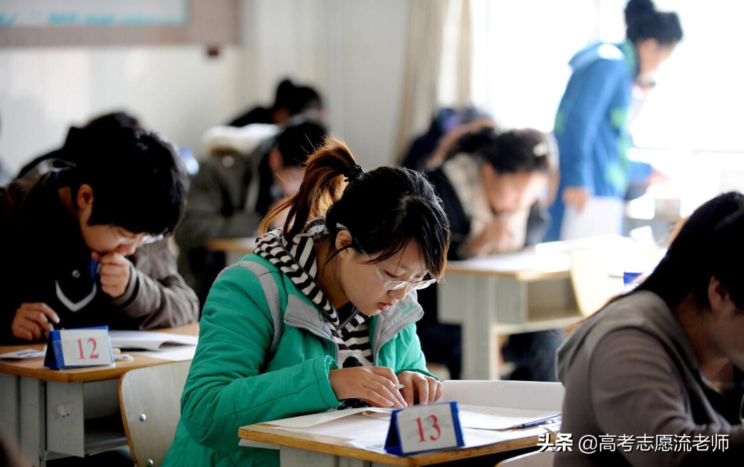 在编教师报考研究生容易过吗,在编老师考研究生有什么优势吗