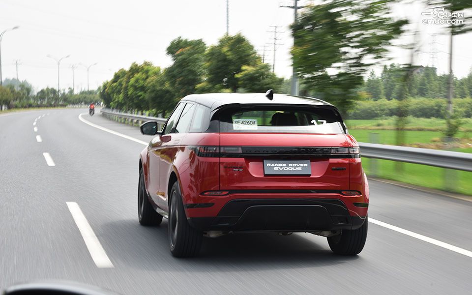 2015款路虎揽胜极光试驾,从来不靠脸吃饭