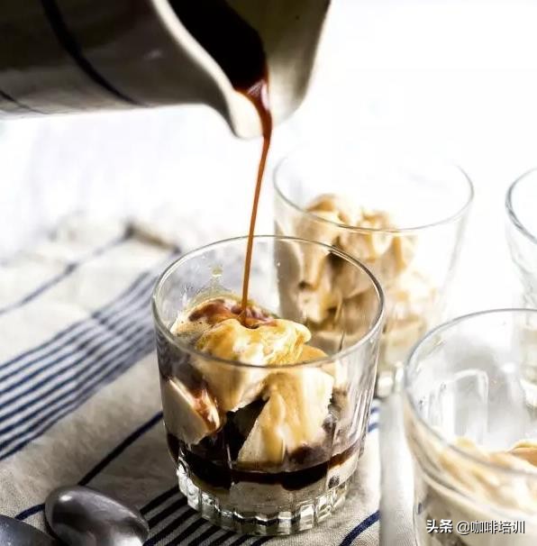 阿芙和佳朵的咖啡怎么做,阿芙佳朵必须用香草口味冰激凌吗