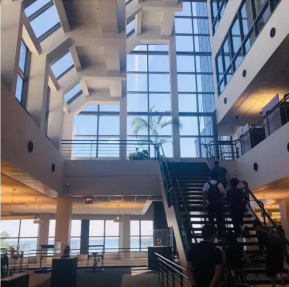 跻身全美前10，以严格录取出名，西北女神带你全方位搞定LLM申请