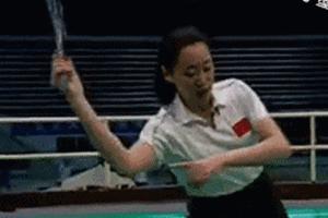 羽毛球飞到身后怎么办,羽毛球对面打低球怎么处理