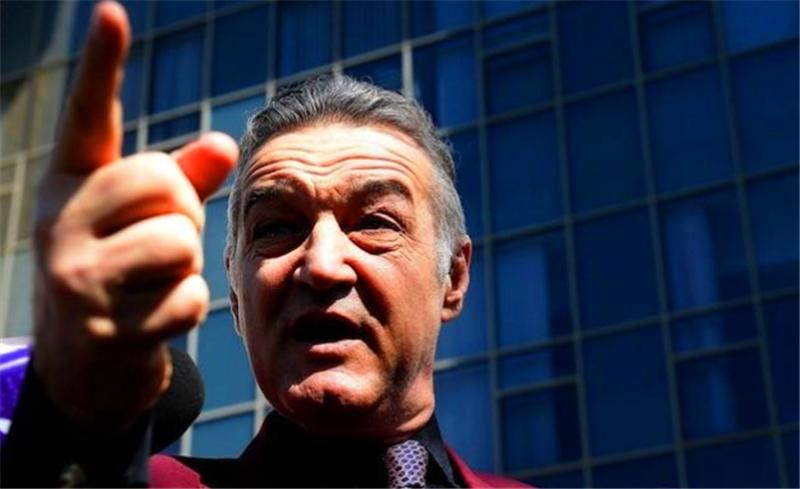 第一支获得欧冠冠军的球队,首支卫冕欧洲杯冠军的是哪支球队