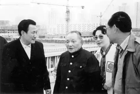 “平民市长”张百发去世，万里着力栽培他，与*瑞环李**为“哼哈二将”