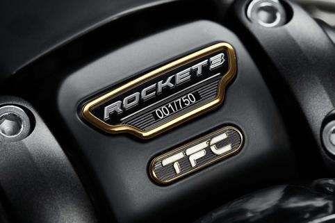 凯旋火箭三号摩托车,地表最强双缸摩托车