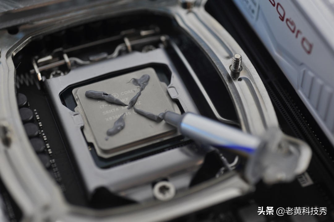 百元出头的散热号称能压5.0G的i7？我测完差点笑出声