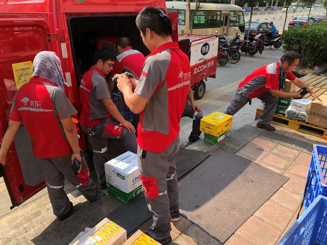 工号0001，“京东快递一哥”金宜财，刘强东给了他什么福利？