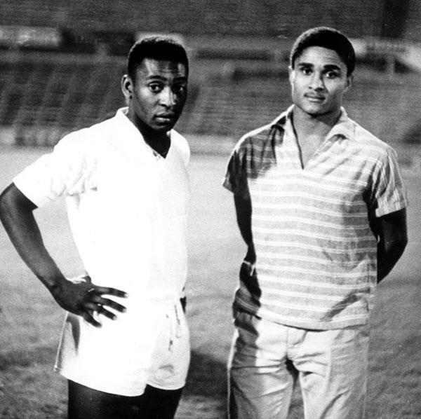 足坛评价梅西与c罗,足坛双雄梅西