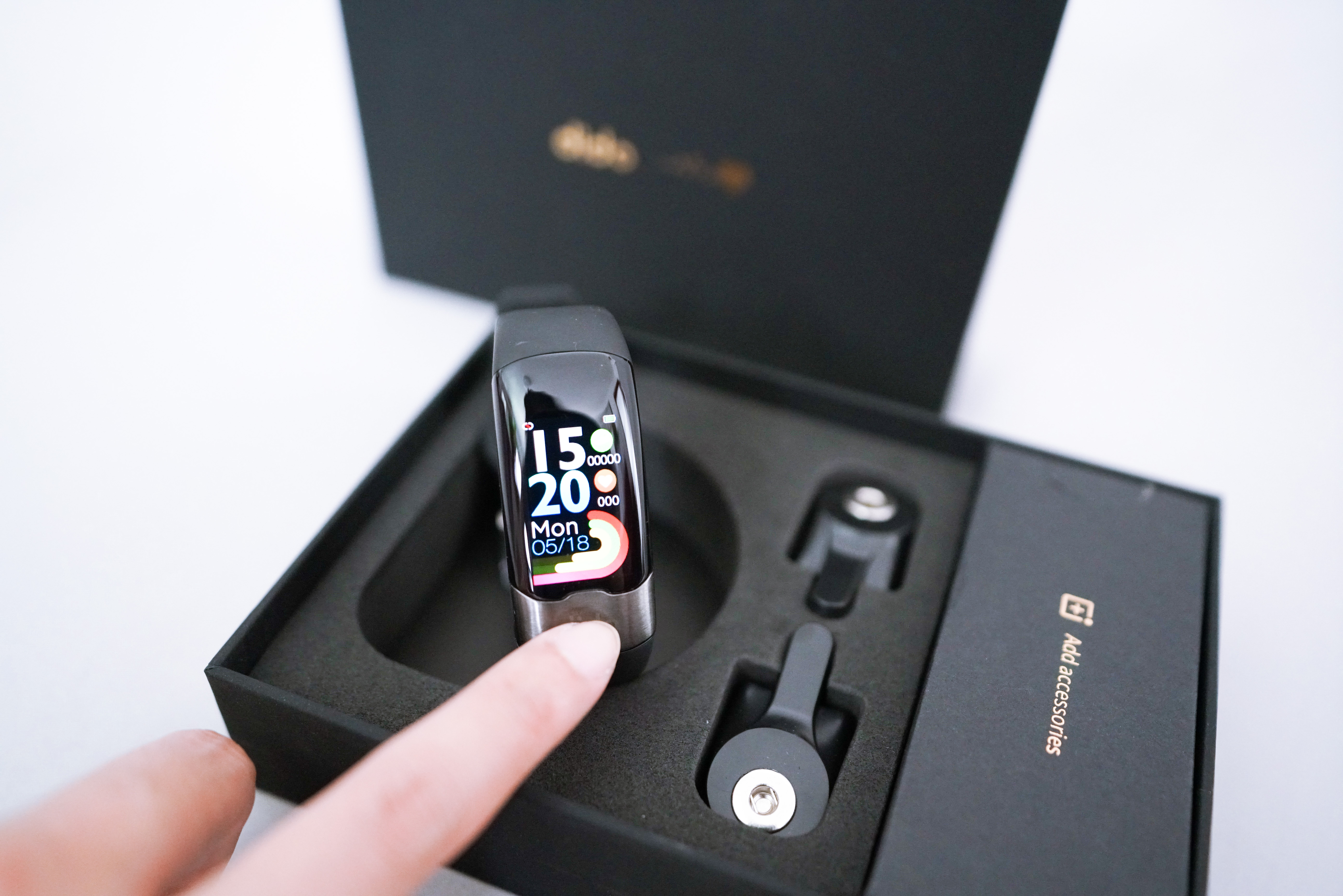 旗舰版智能手环价格,200块钱以内最值得入手的智能手环