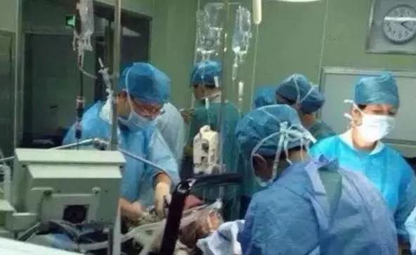 高三女生3个月只吃黄瓜！结果出大事了！妈妈哭死：怎么劝都不听