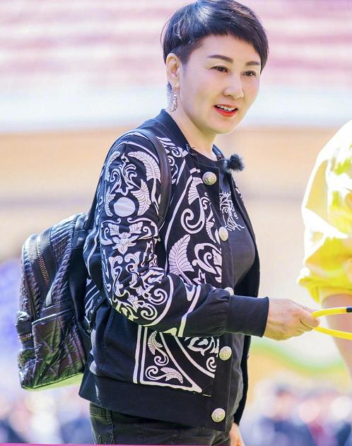 张凯丽丈母娘专业户,国民丈母娘张凯丽发型