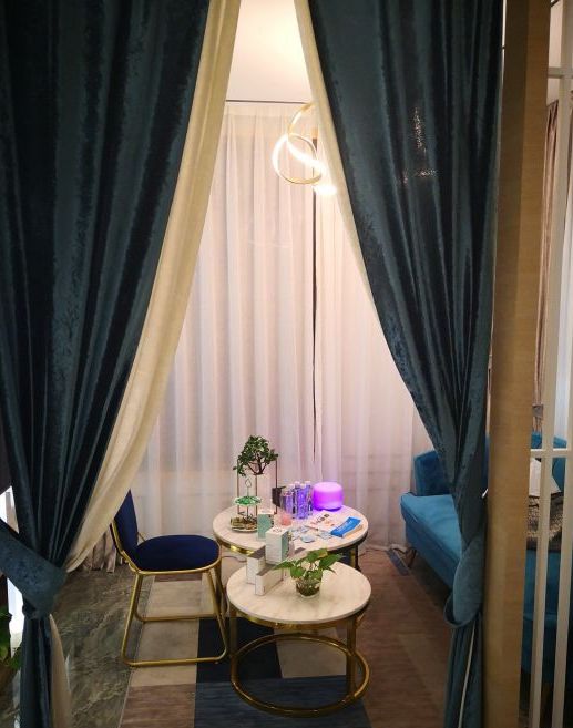 上海街头指压店,横评竖评